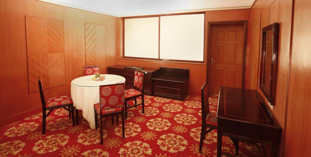 Donghai Grand Hotel Qingdao Exteriör bild