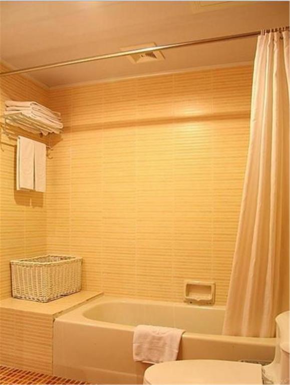 Donghai Grand Hotel Qingdao Rum bild